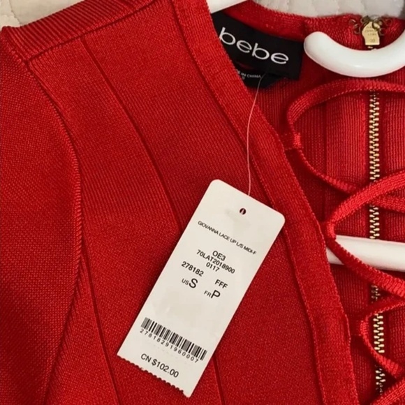 Beautiful red dress - Picture 4 of 4